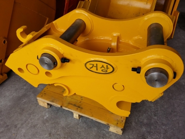 液壓(ya)式快(kuai)換(huan)接(jie)頭(tou)