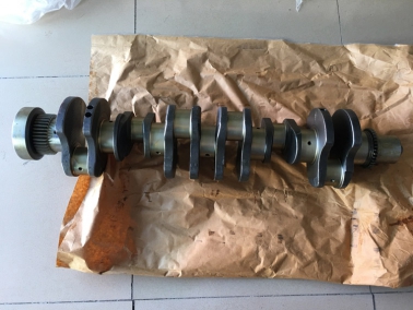 PC200-8鍛(duan)鋼麯軸