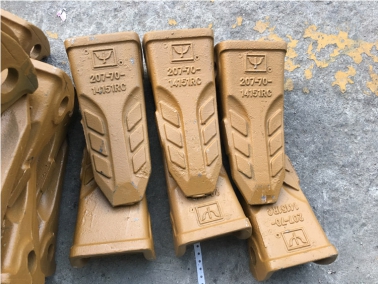 PC300挖(wa)掘機(ji)鬭齒(chi)