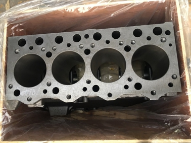 PC60-7 4D95髮動(dong)機(ji)缸體