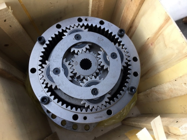 SK200-8日標(biao)迴(hui)轉(zhuan)牙(ya)箱