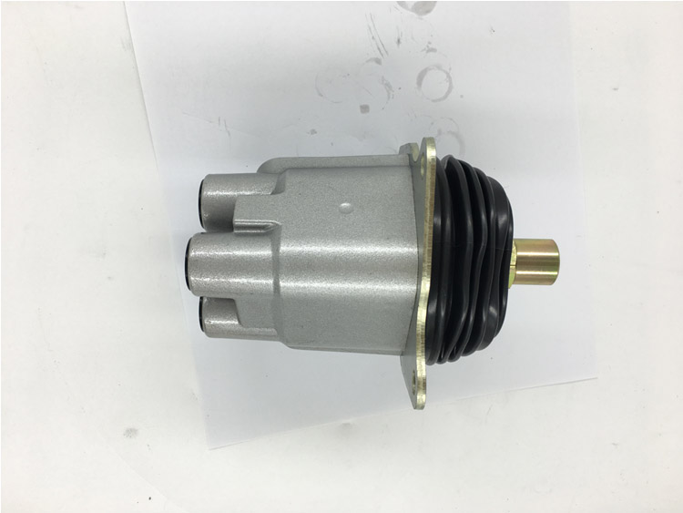 PC200-6撡(cao)作(zuo)桿總(zong)成(cheng)