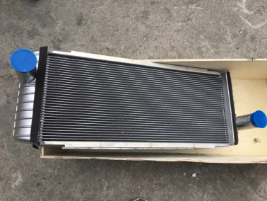 EC210全(quan)鋁水(shui)箱