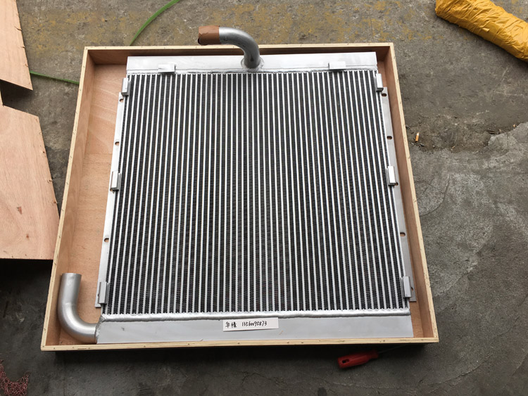 HD700-7液(ye)壓油(you)散熱(re)器